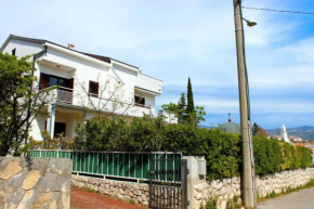 Golden Seaview- 5 minutes walk to the beach